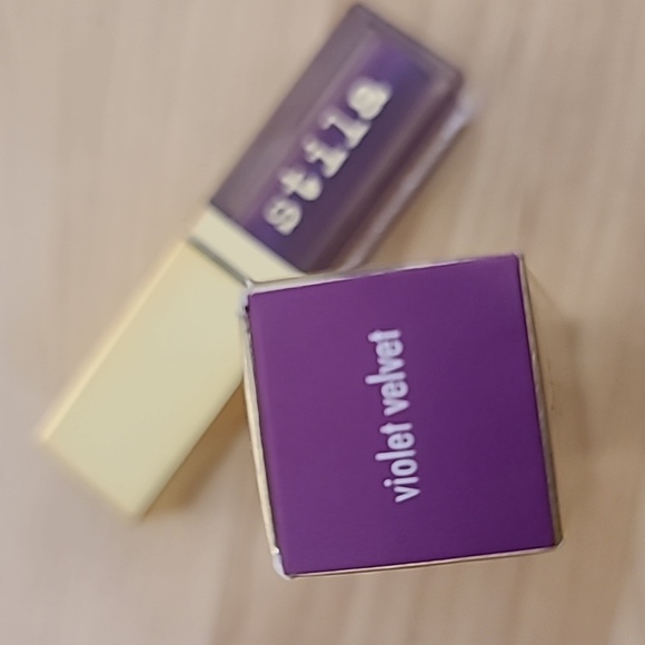 Stila Liquid Eyeshadow  Violet velvet 4.5 ml Brand New in Box - Picture 4 of 5